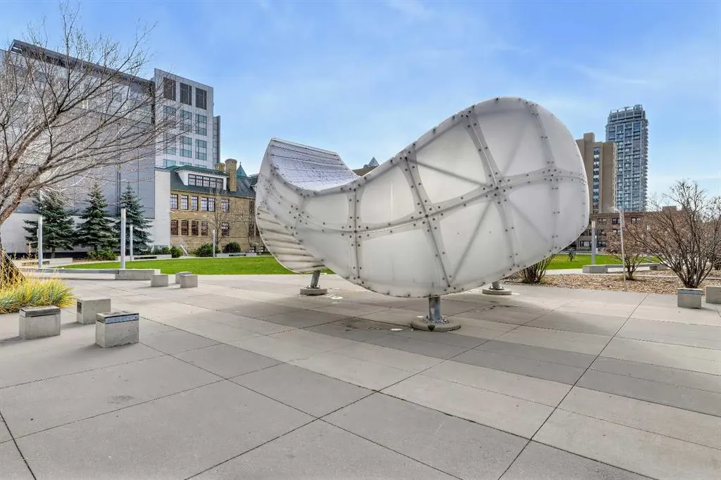 1118 12 Avenue SW #305