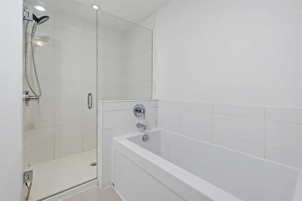 1118 12 Avenue SW #305