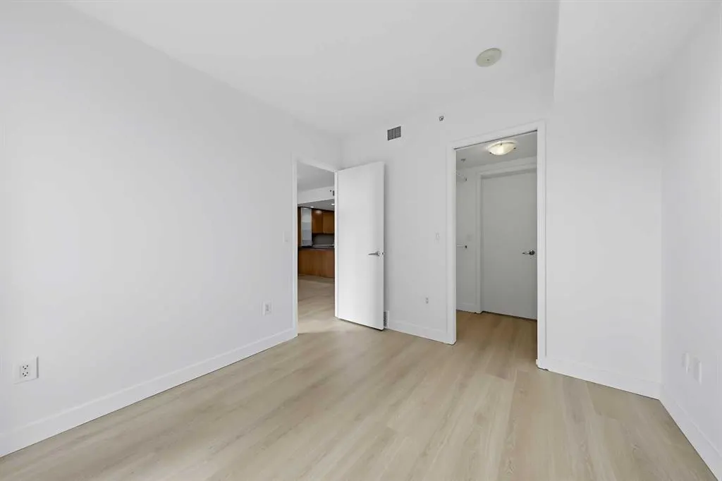 1118 12 Avenue SW #305