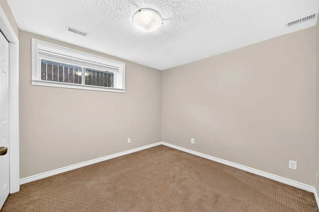 157 Sage Valley Road NW