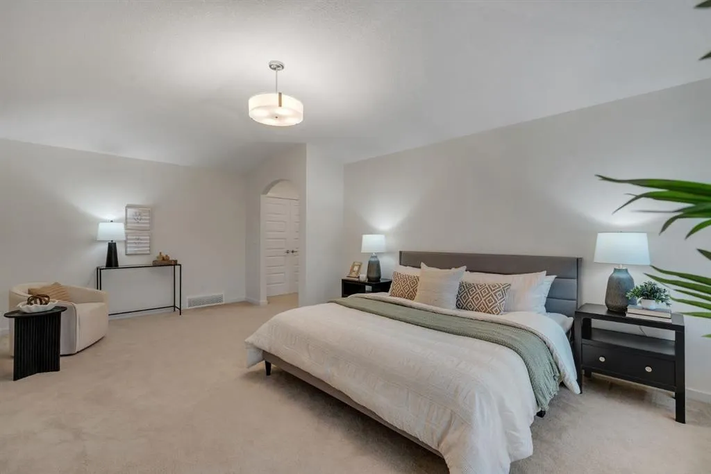 101 Evansborough Green NW