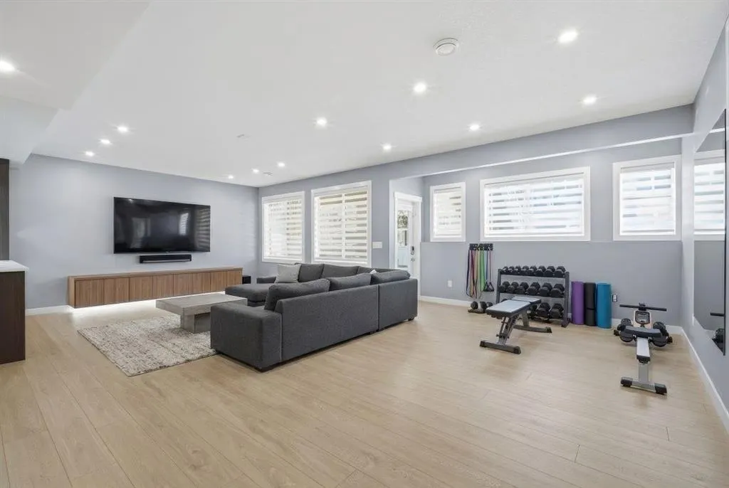 101 Evansborough Green NW