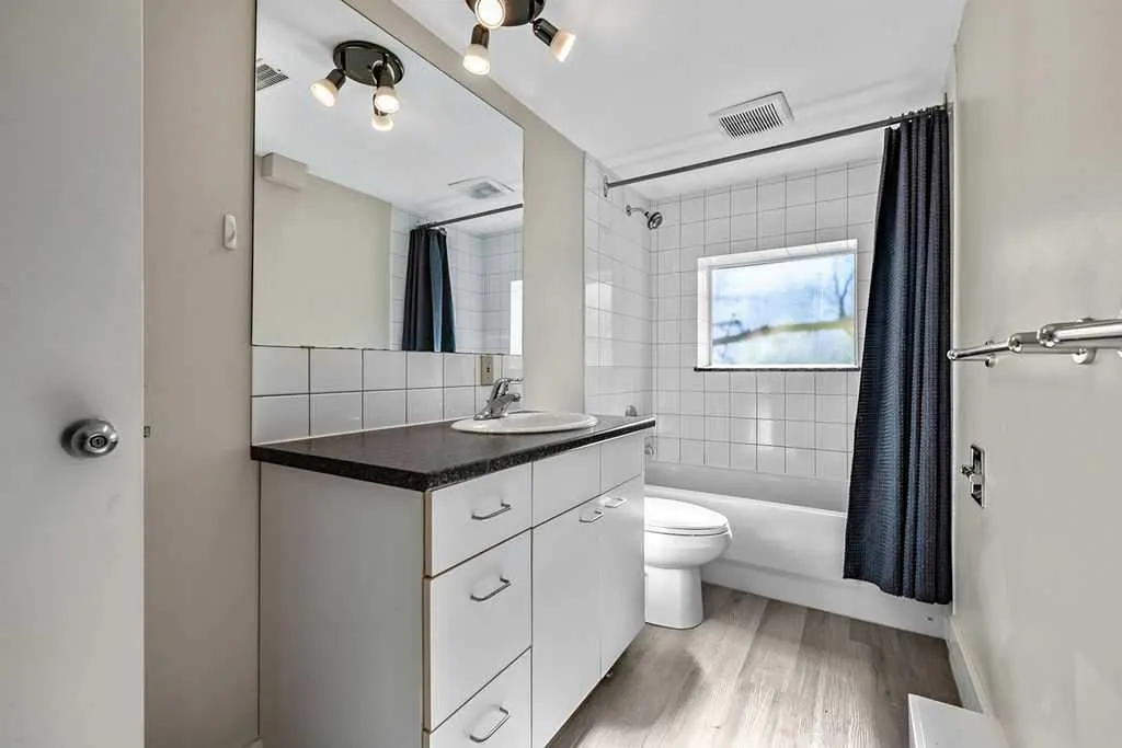 915 18 Avenue SE