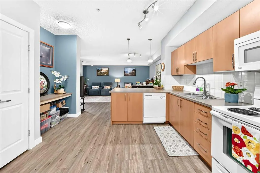 156 Country Village Circle NE #115