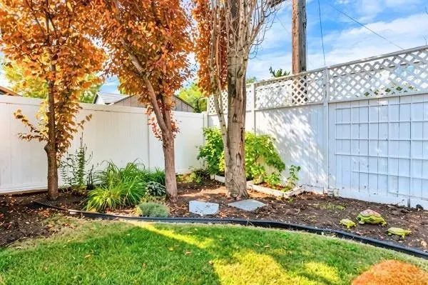 240 Ebert Close