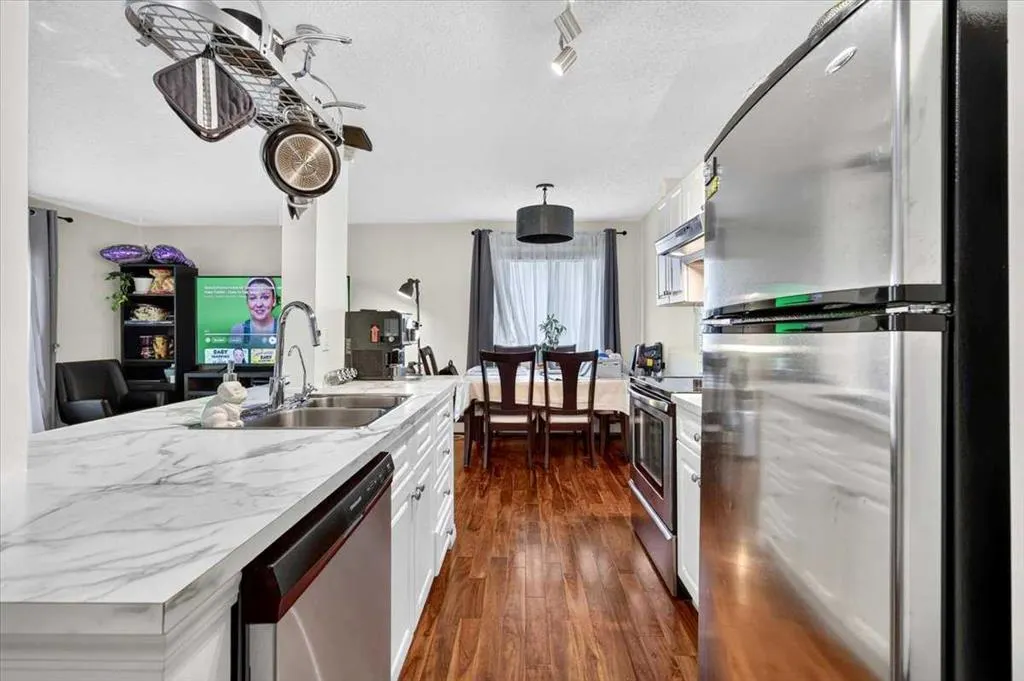 709 3 Avenue NW #201