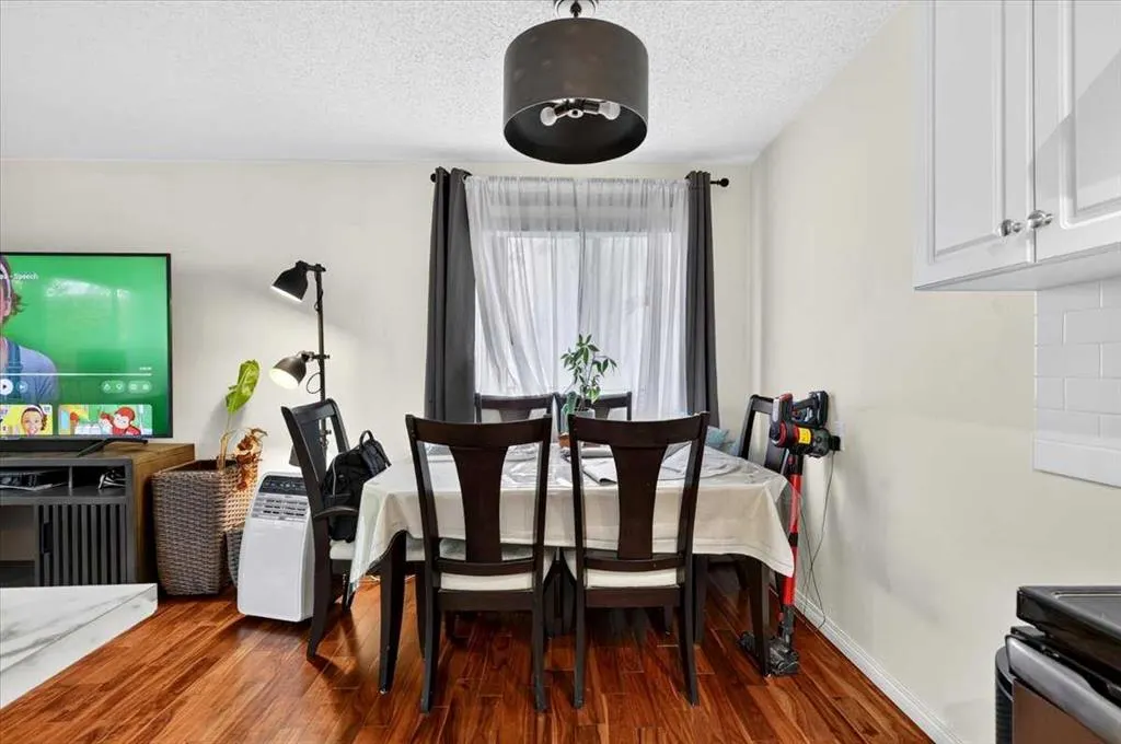 709 3 Avenue NW #201