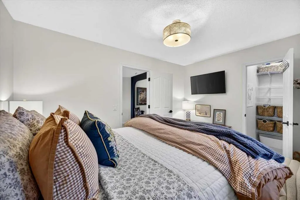 21 Chapalina Rise SE