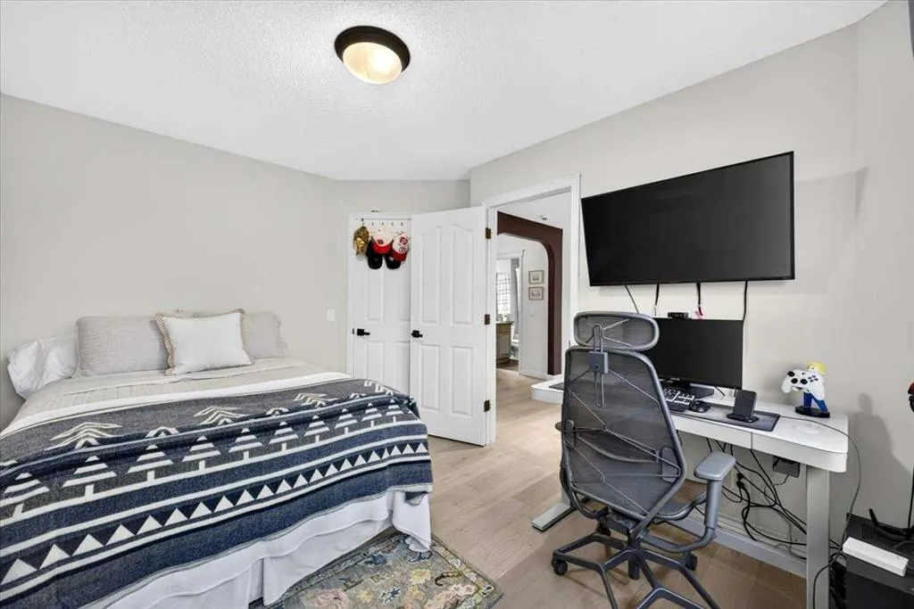 21 Chapalina Rise SE