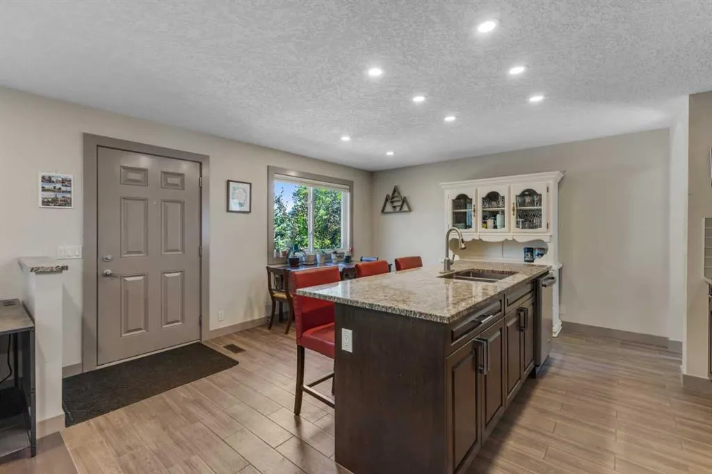 104 Macewan Park Road NW