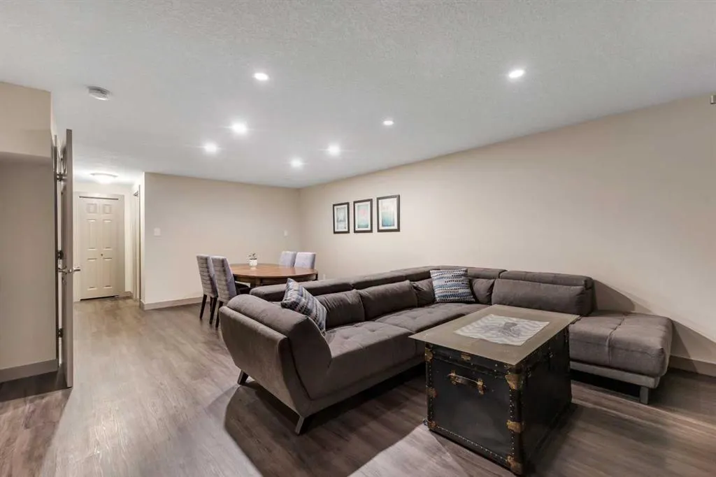 104 Macewan Park Road NW