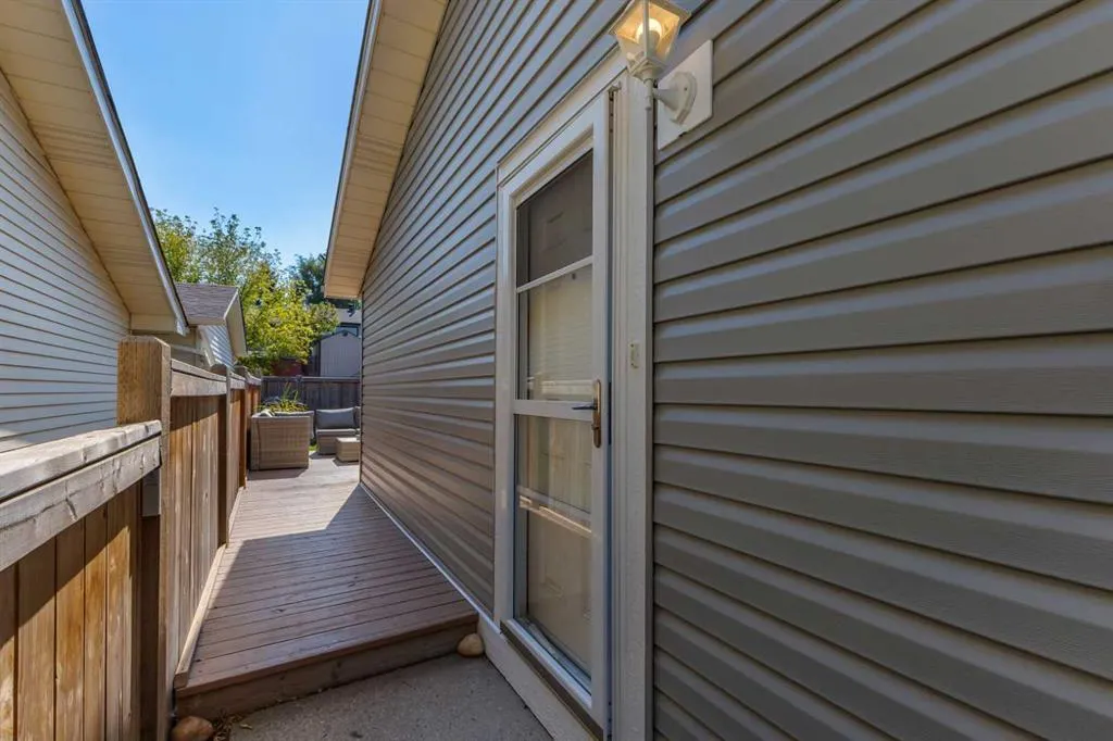 104 Macewan Park Road NW