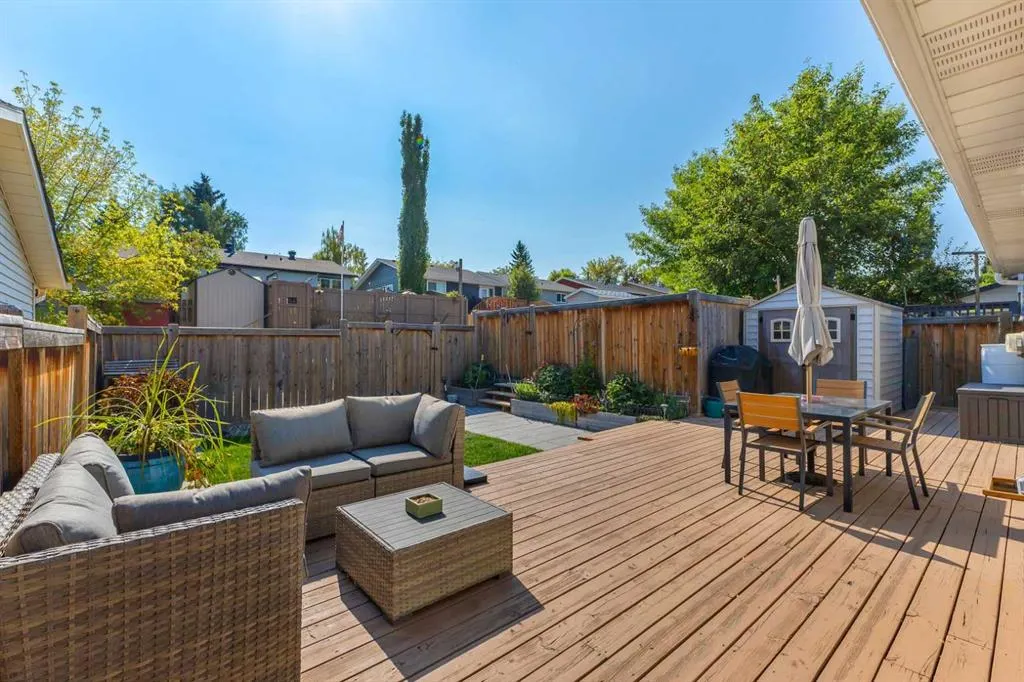 104 Macewan Park Road NW