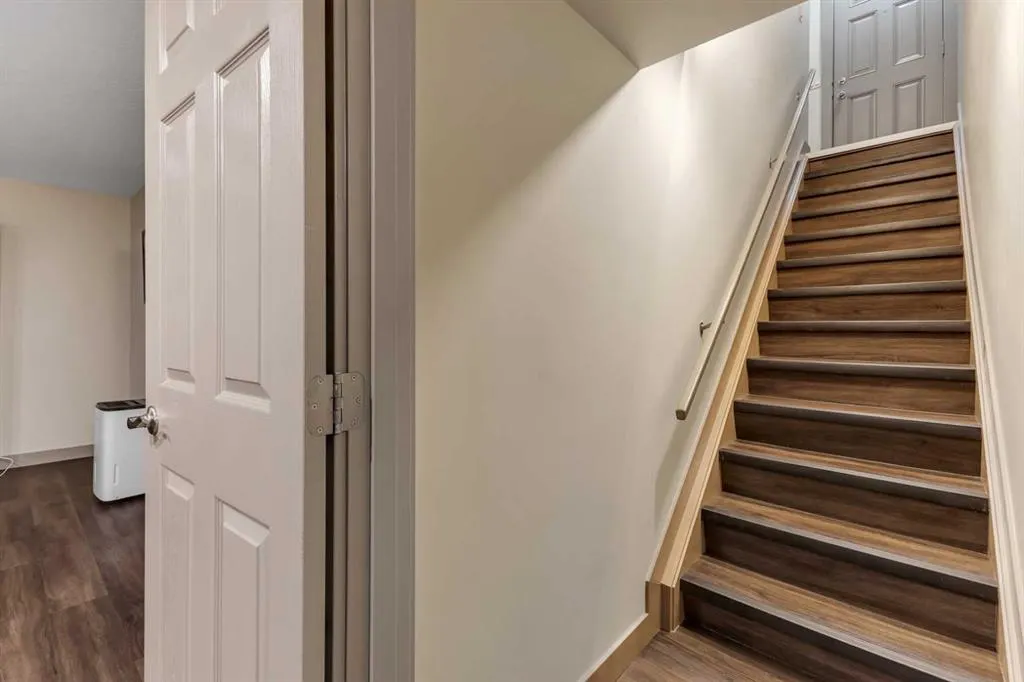 104 Macewan Park Road NW
