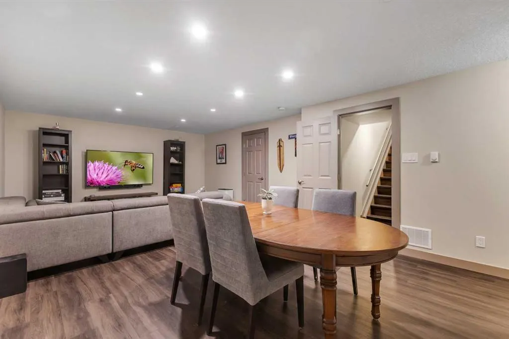 104 Macewan Park Road NW