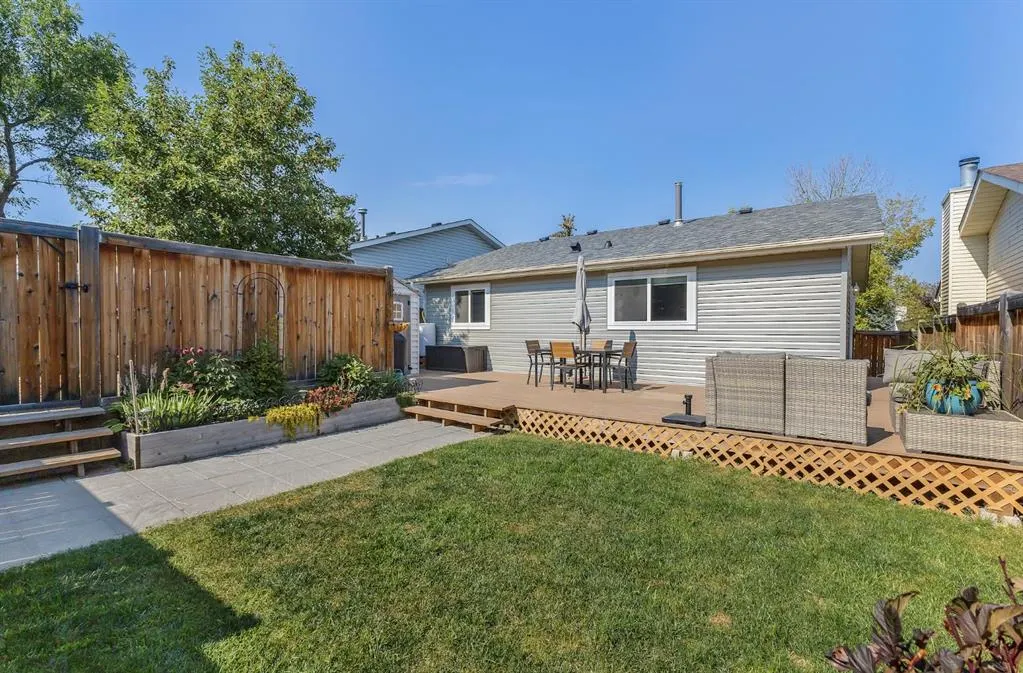 104 Macewan Park Road NW