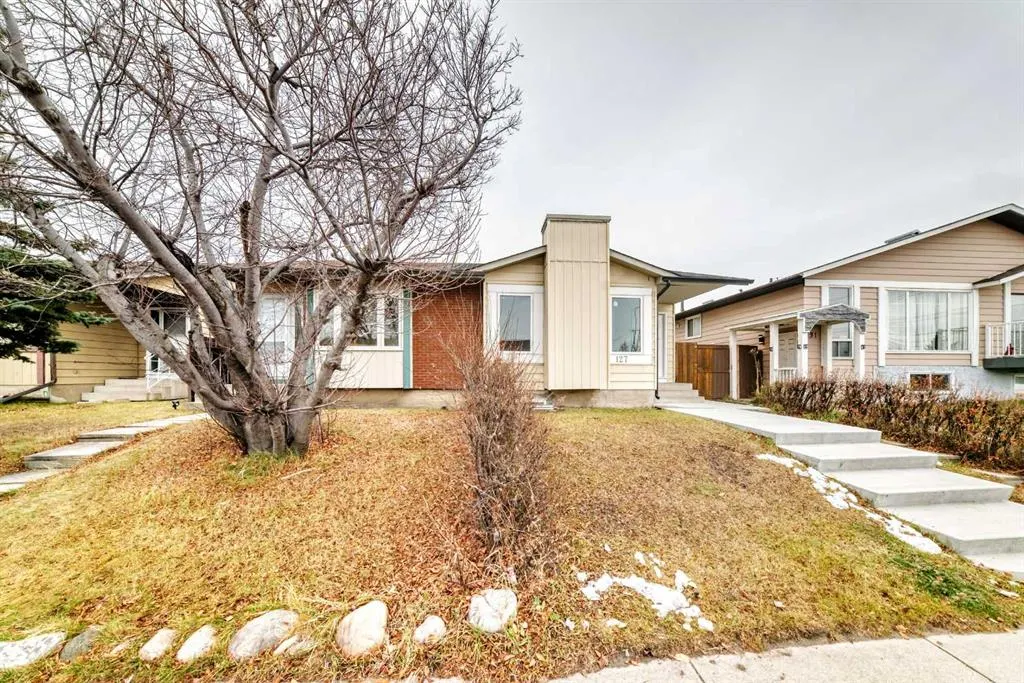 127 Whitworth Way NE