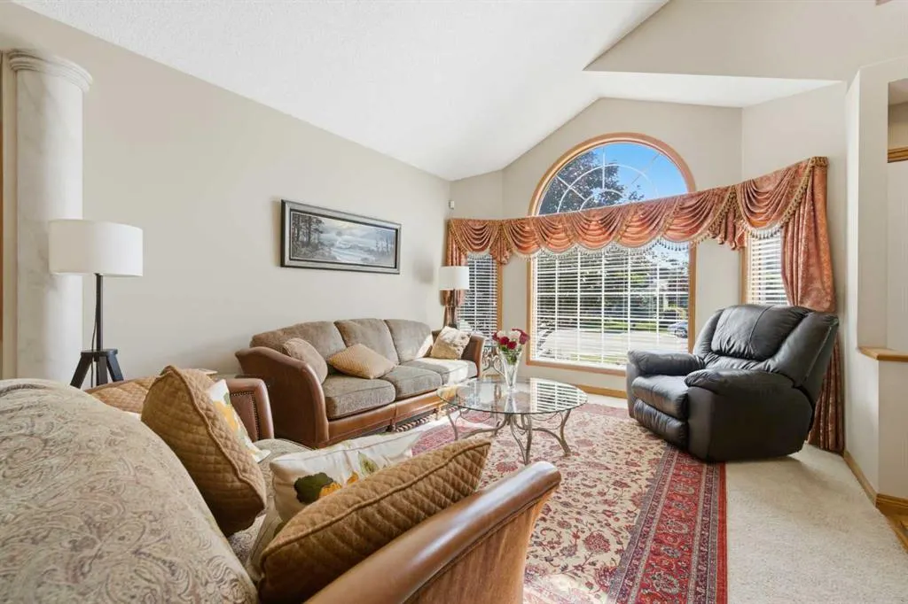 71 Woodpark Close SW