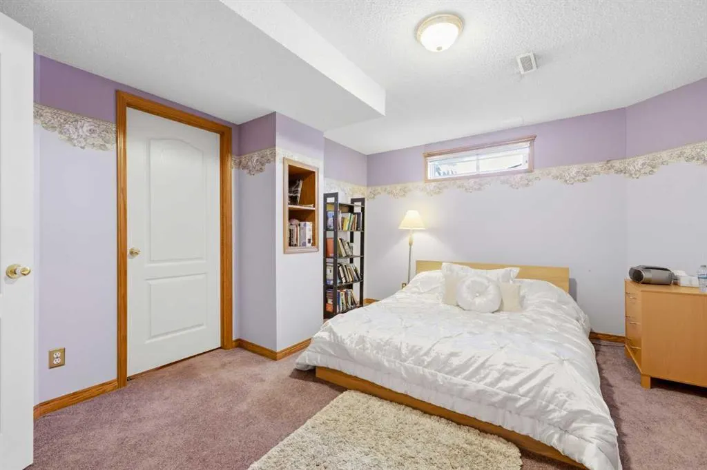 71 Woodpark Close SW