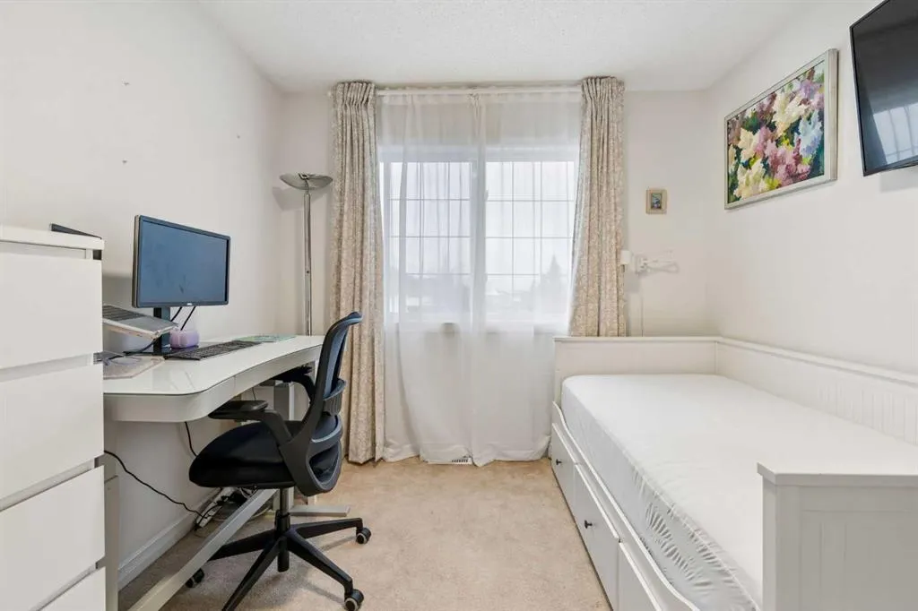 89 Crystalridge Close