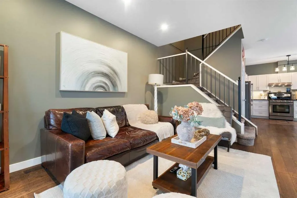 1840 27 Avenue SW #2