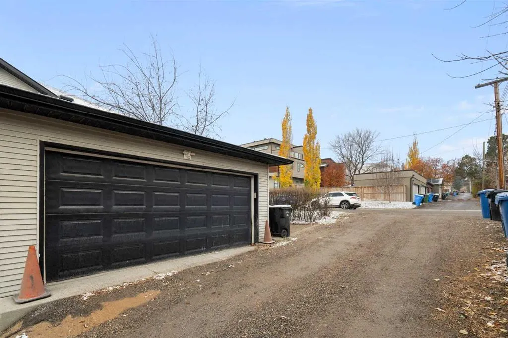 1840 27 Avenue SW #2
