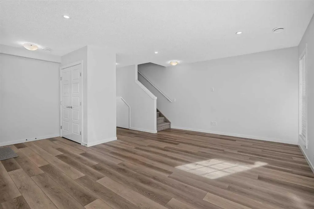 237 Cranbrook Square SE