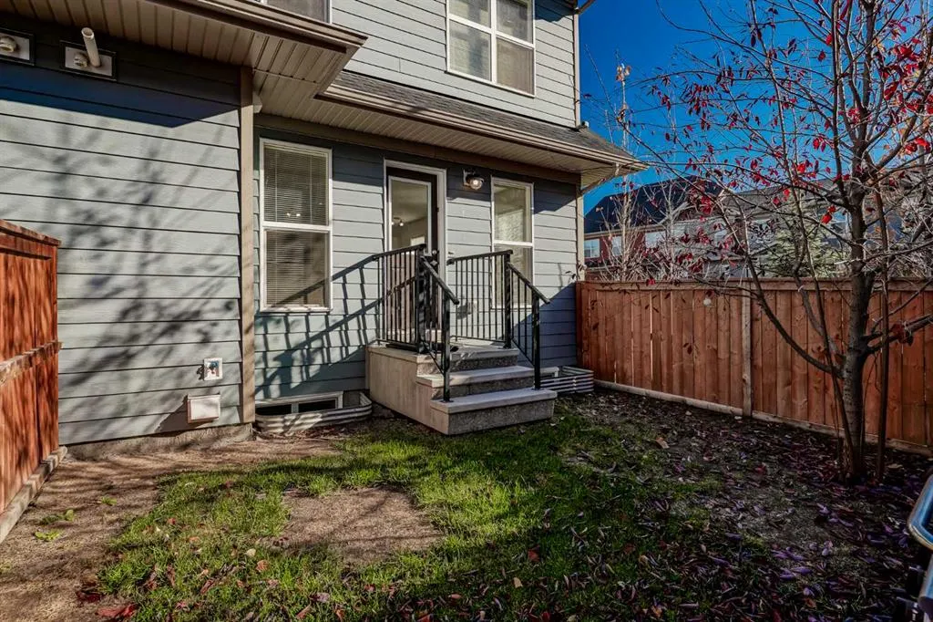 237 Cranbrook Square SE