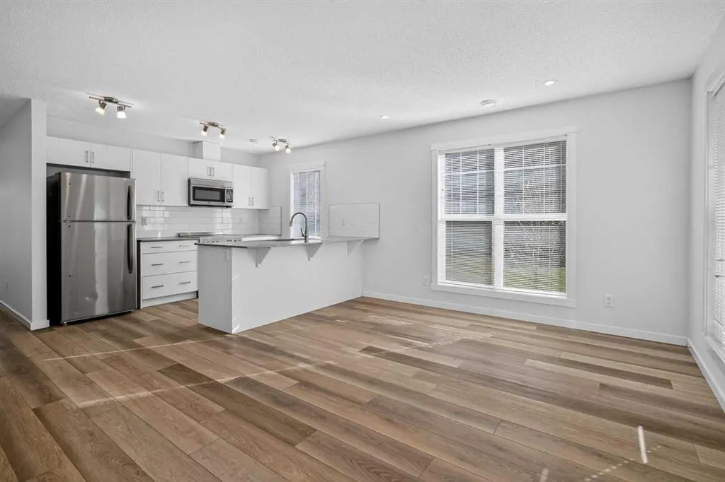 237 Cranbrook Square SE