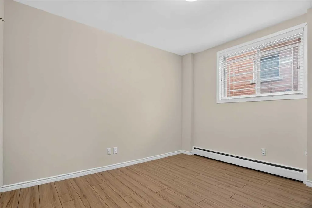 1727 10a Street SW #105