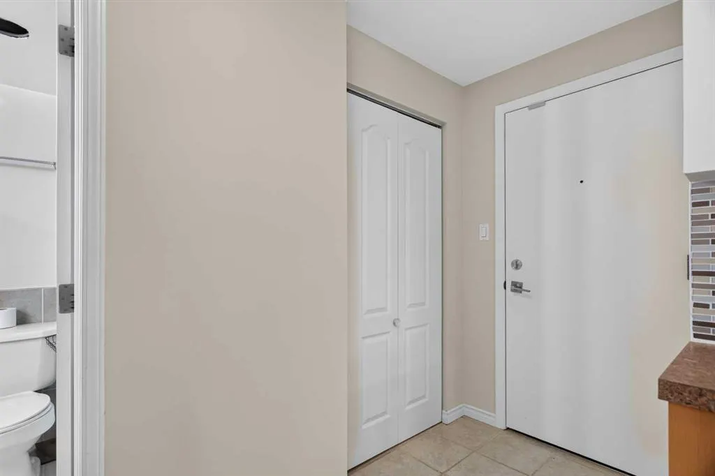 1727 10a Street SW #105