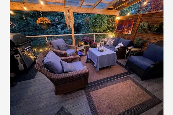 492 Silvergrove Gardens NW
