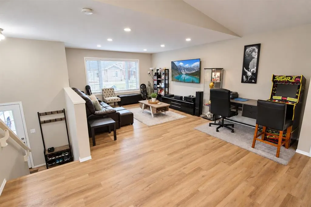 121 Golden Crescent