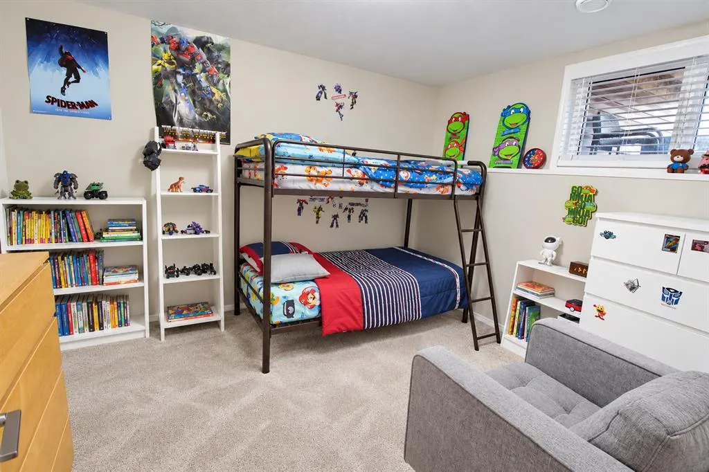 121 Golden Crescent