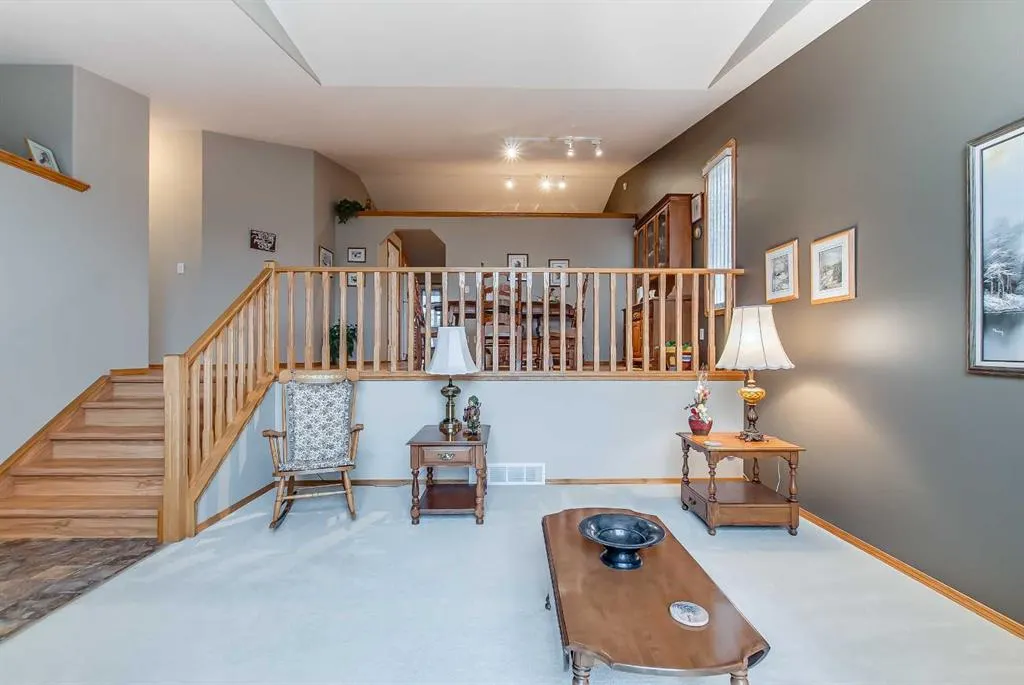 15 Parish Way NE
