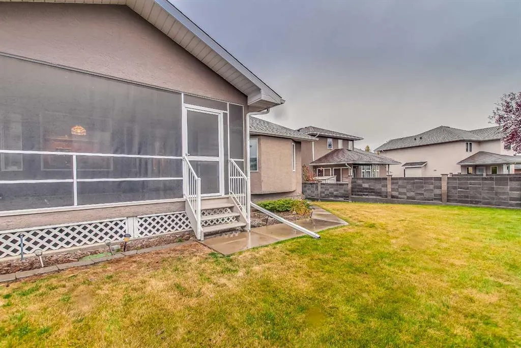 15 Parish Way NE
