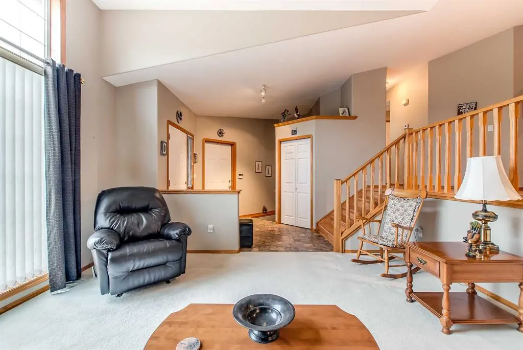 15 Parish Way NE