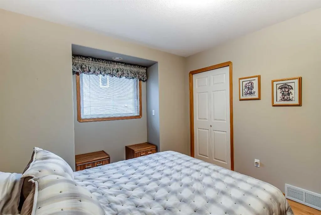 15 Parish Way NE