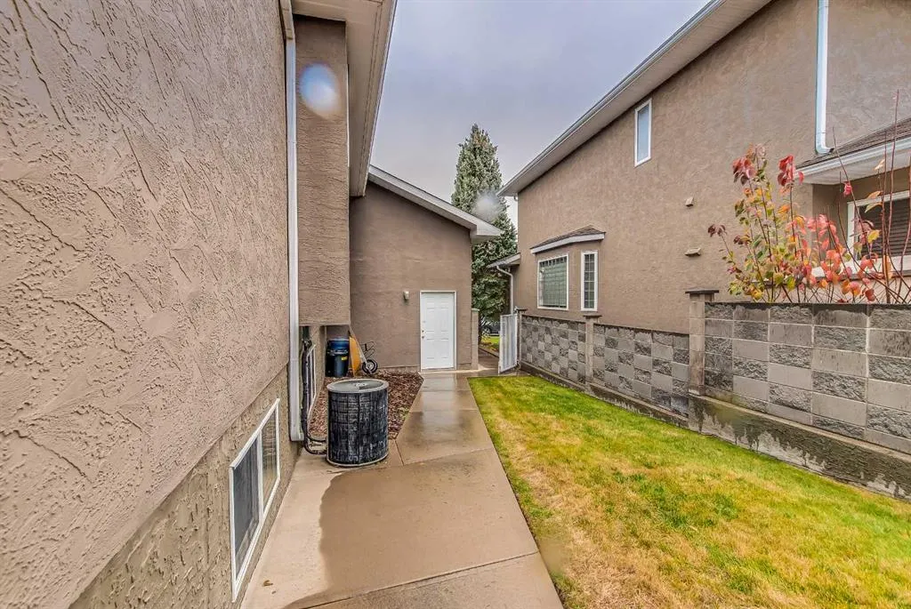 15 Parish Way NE