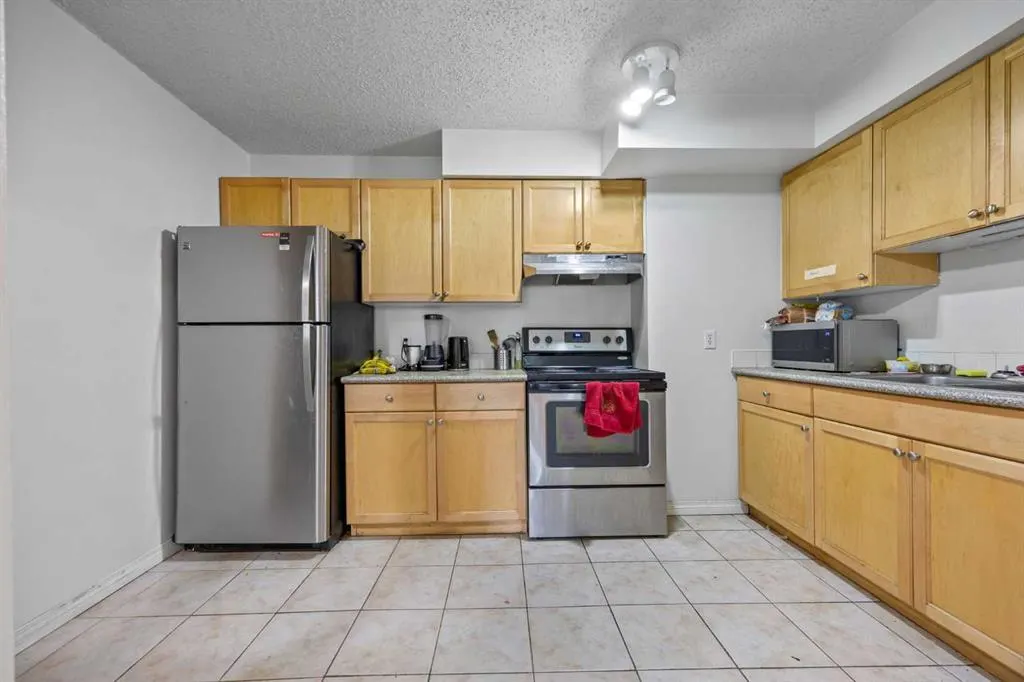 1919 17 Avenue SW #207