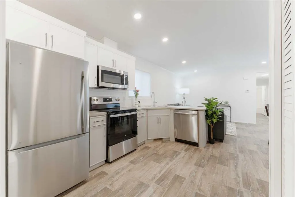 6220 17 Avenue SE #5