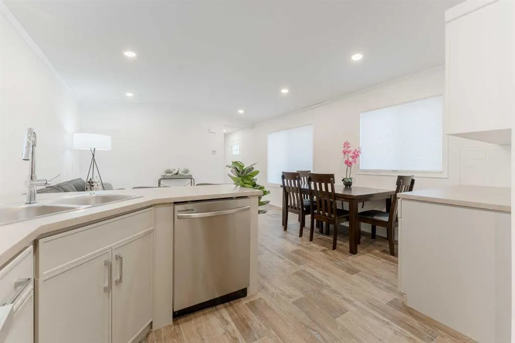 6220 17 Avenue SE #5