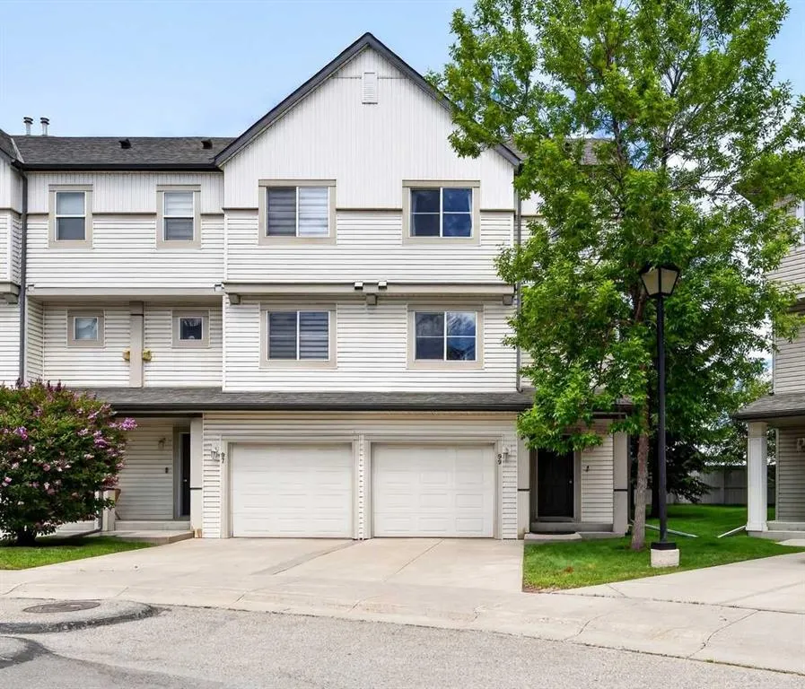 99 Copperfield Court SE