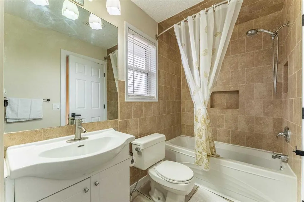 6 Covewood Park NE