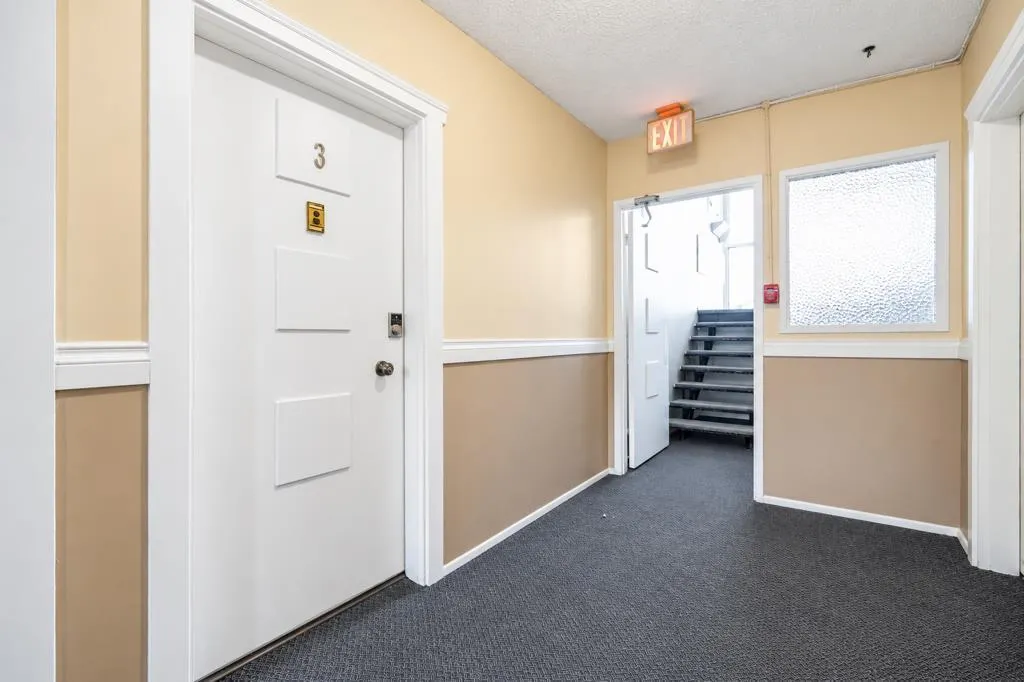 398 16 Street NE #3