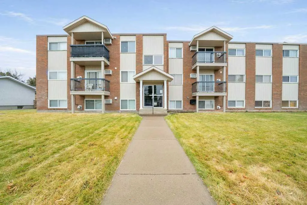 398 16 Street NE #3