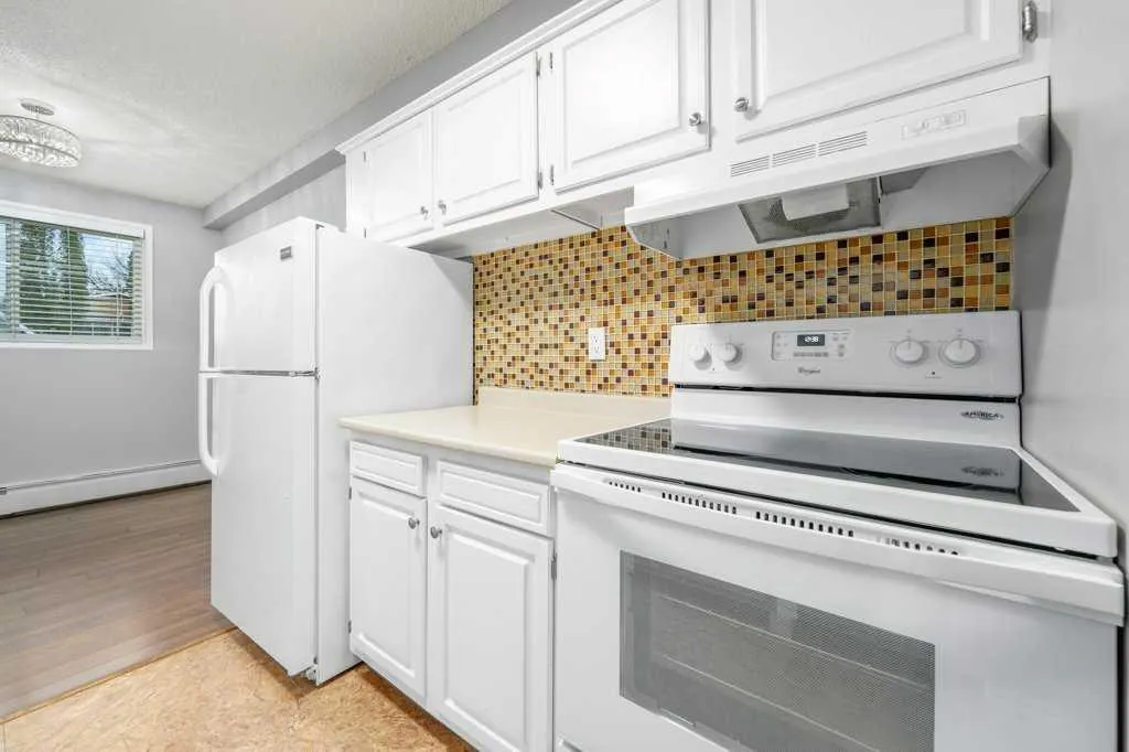 398 16 Street NE #3