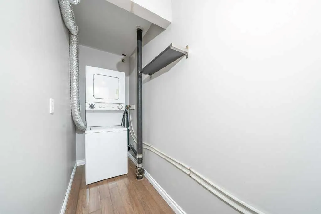 398 16 Street NE #3