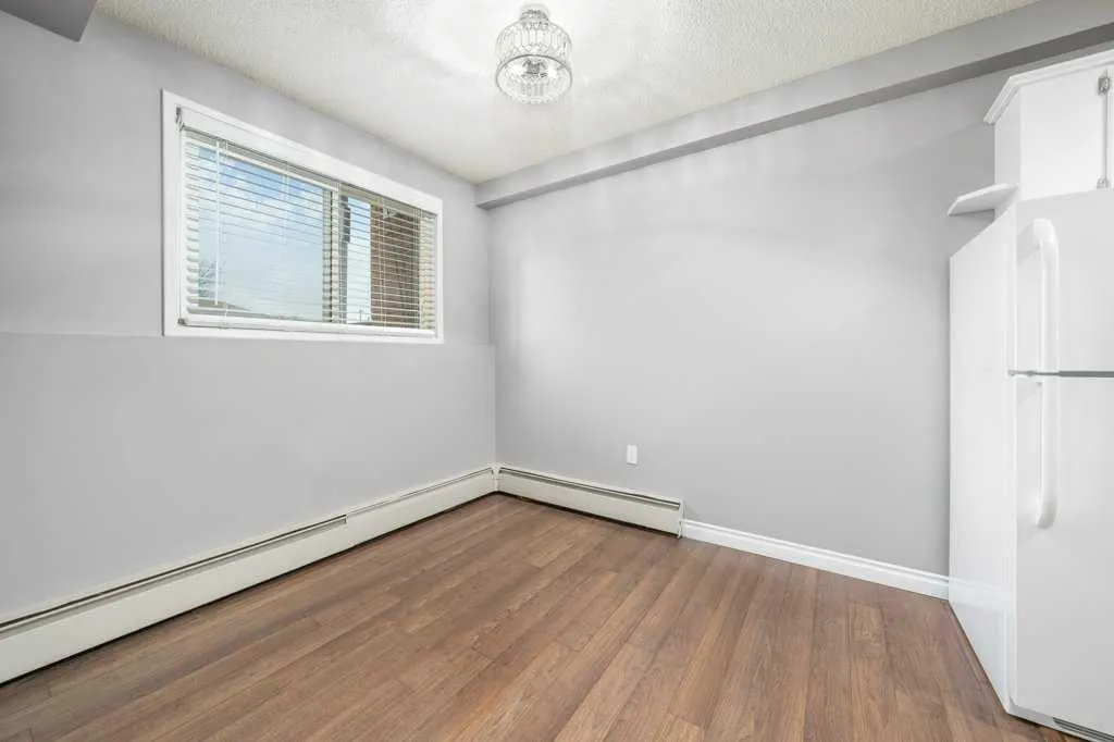 398 16 Street NE #3