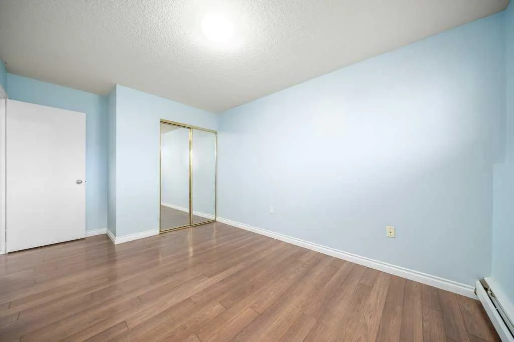 398 16 Street NE #3